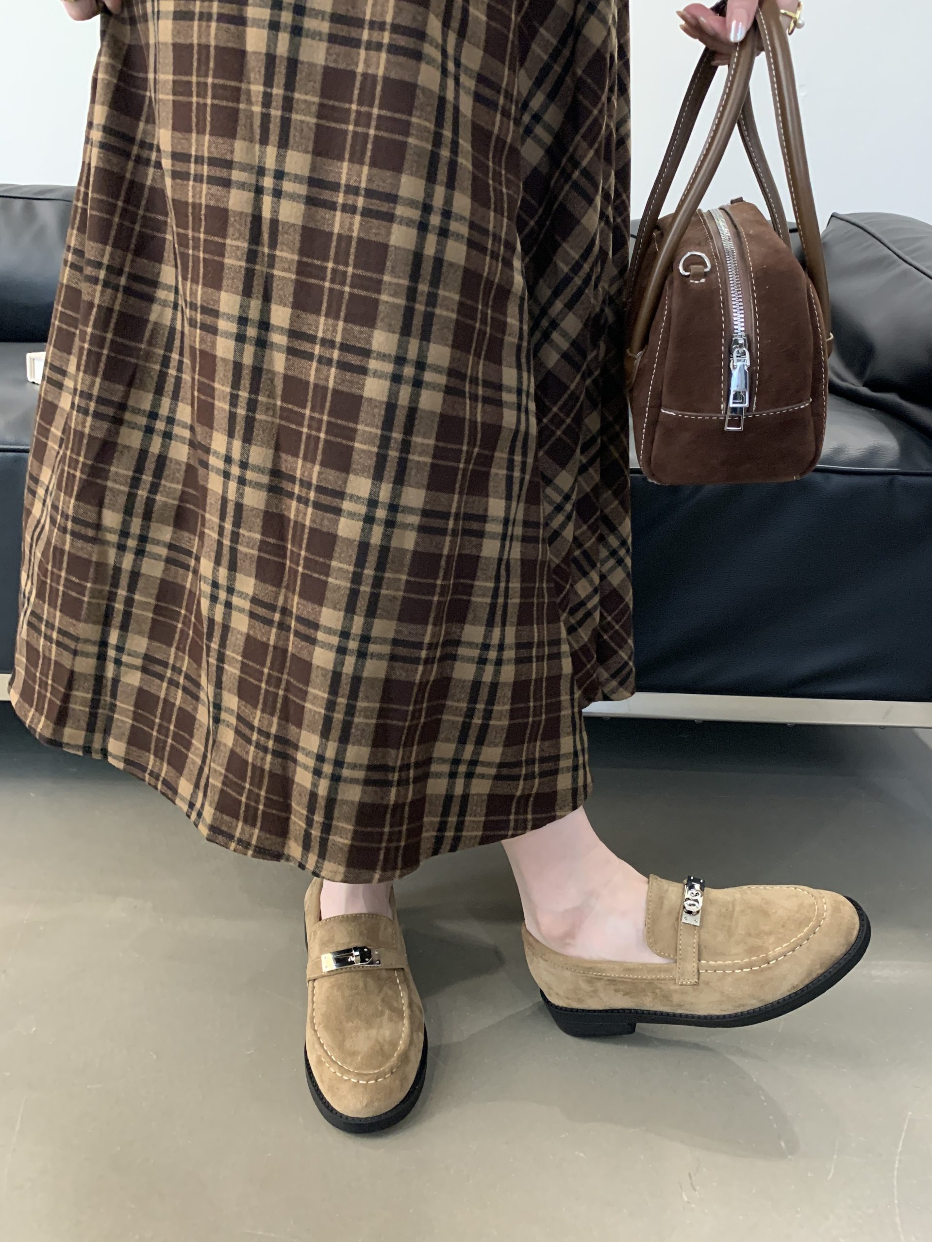 2025 Autumn New Suede Loafer Shoes for Women British Style Casual Slip-On Flat Shoes - Image 4