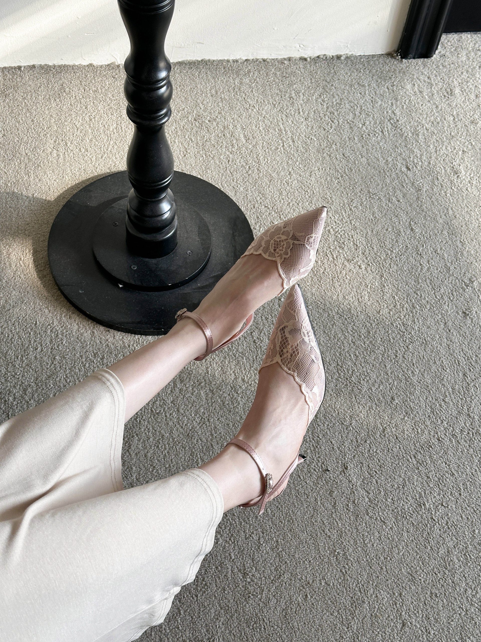 2026 Spring New Pointed Toe Thin Heel High Heels Elegant Slim French Fashion Sexy Beauty Closed Toe Sandals - Style 43e802 - Image 3