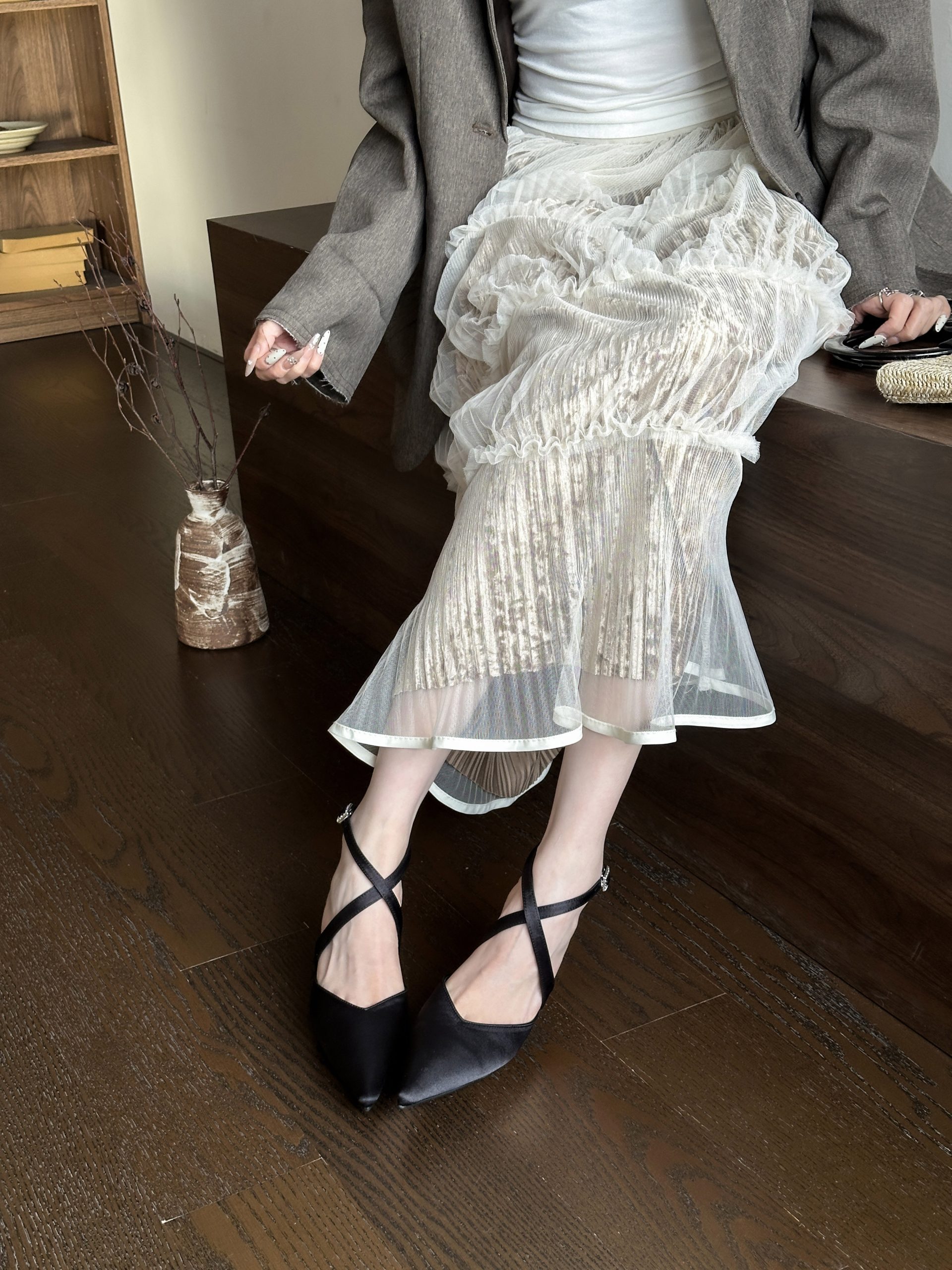 2026 Spring New Pointed Toe Thin Heel High Heels Elegant Slim French Fashion Sexy Beautiful Closed Toe Sandals - Style 43ea51 - Image 3
