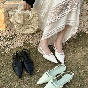 2026 Spring New Pointed Toe Flat Women's Elegant Slim French Fashion Sexy Beautiful Net Red Closed Toe Sandals