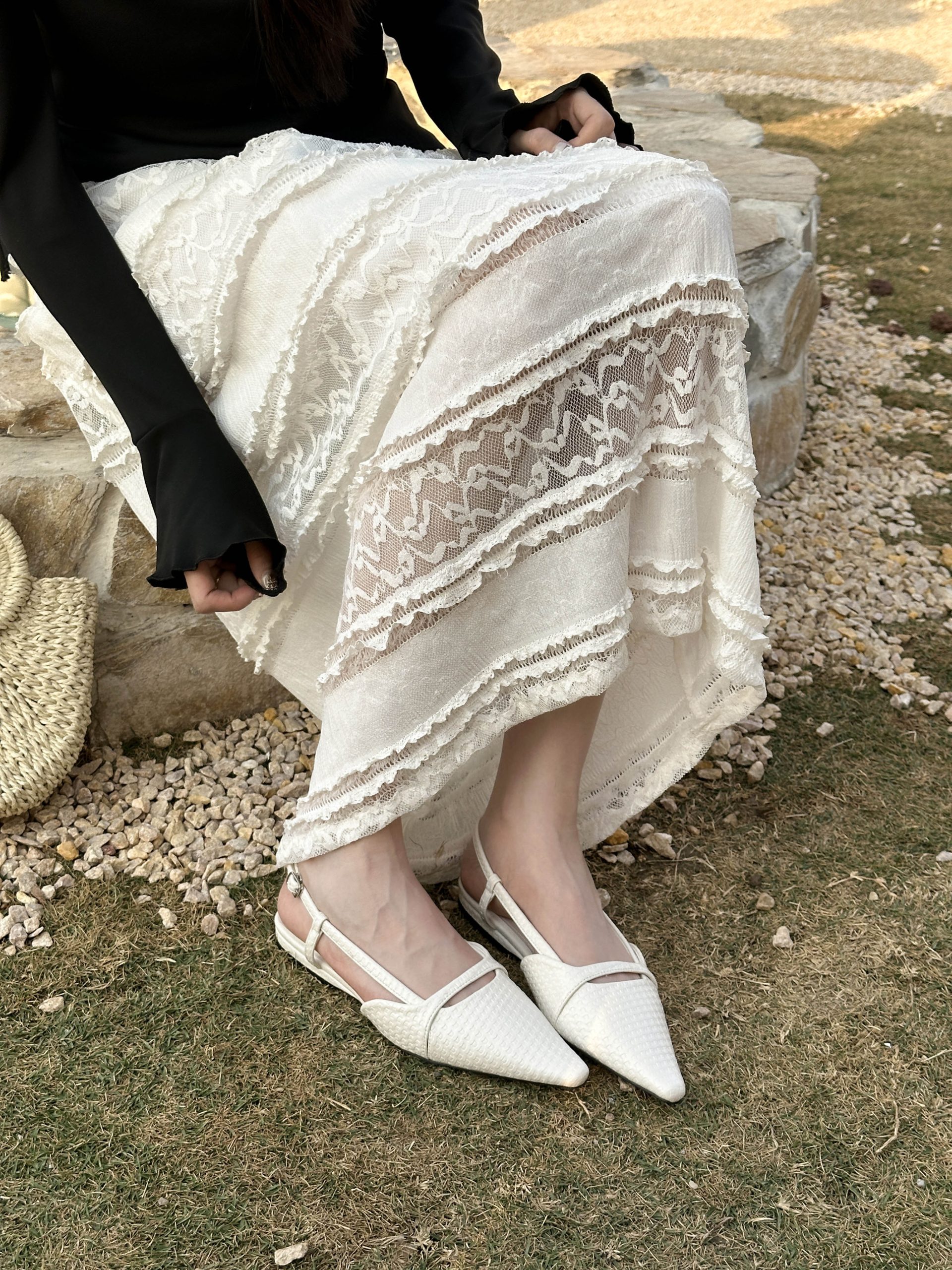 2026 Spring New Pointed Toe Flat Women's Elegant Slim French Fashion Sexy Beautiful Net Red Closed Toe Sandals - Image 4