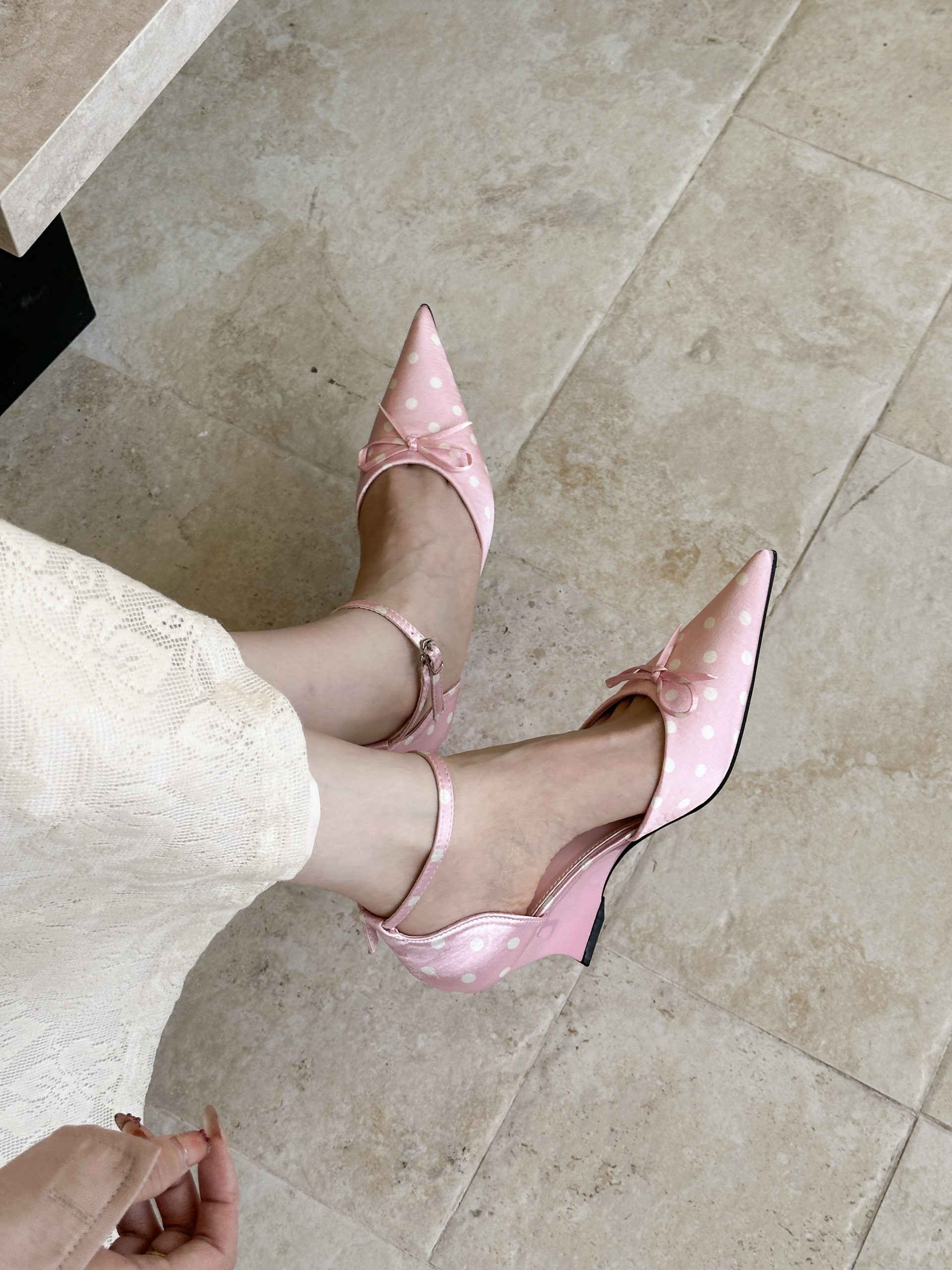 2026 Spring New Pointed Toe Flat Wedge Elegant French Fashion Sexy Closed Toe Sandals - Image 3