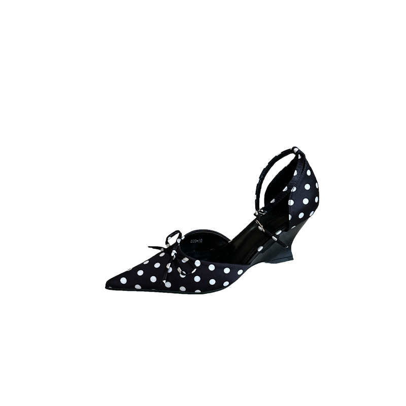 2026 Spring New Pointed Toe Flat Wedge Elegant French Fashion Sexy Closed Toe Sandals - Image 5