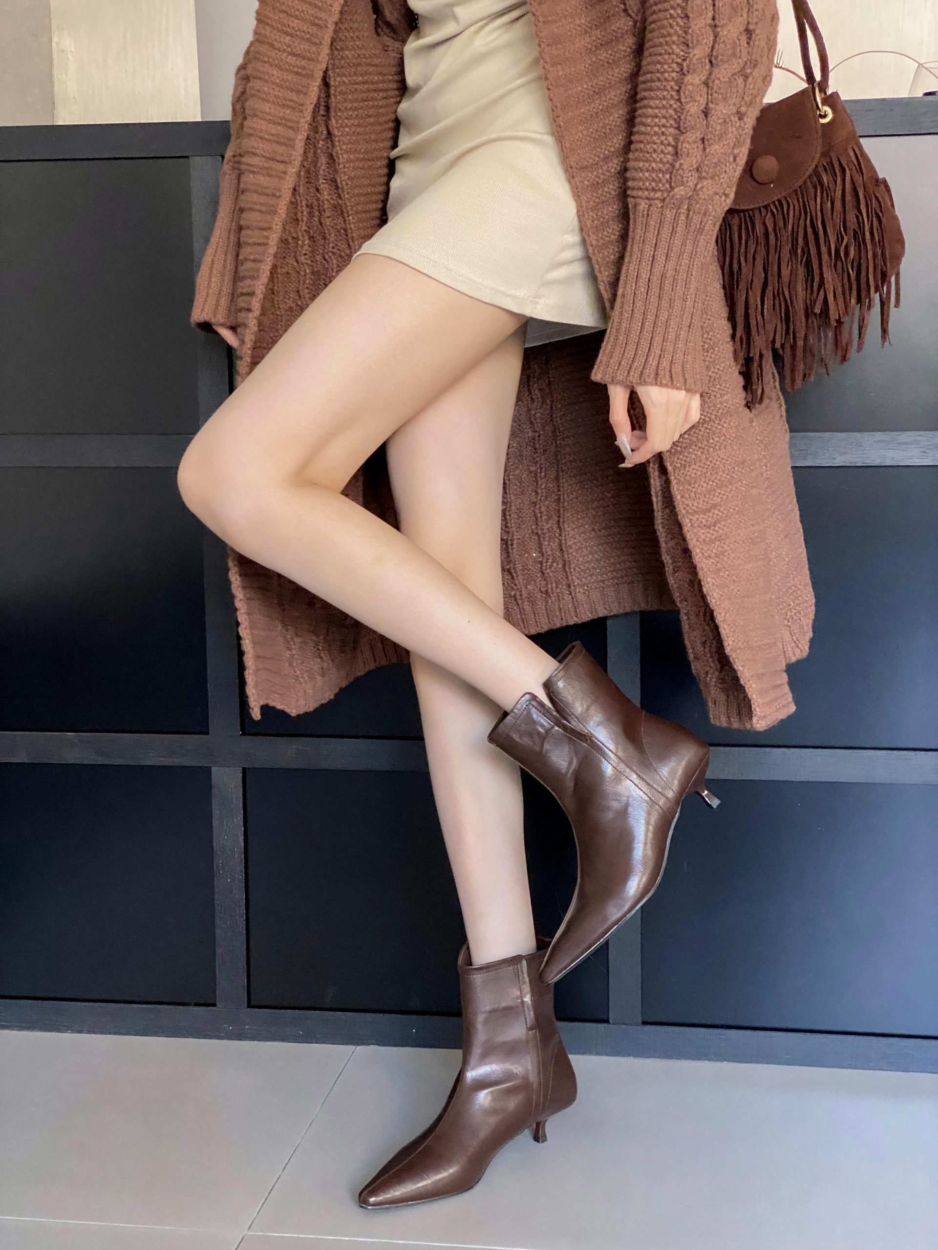 2026 Autumn Winter New Pointed Toe Low Heel Slim French Fashion Sexy Women's Short Boots - Style 7691cb - Image 2
