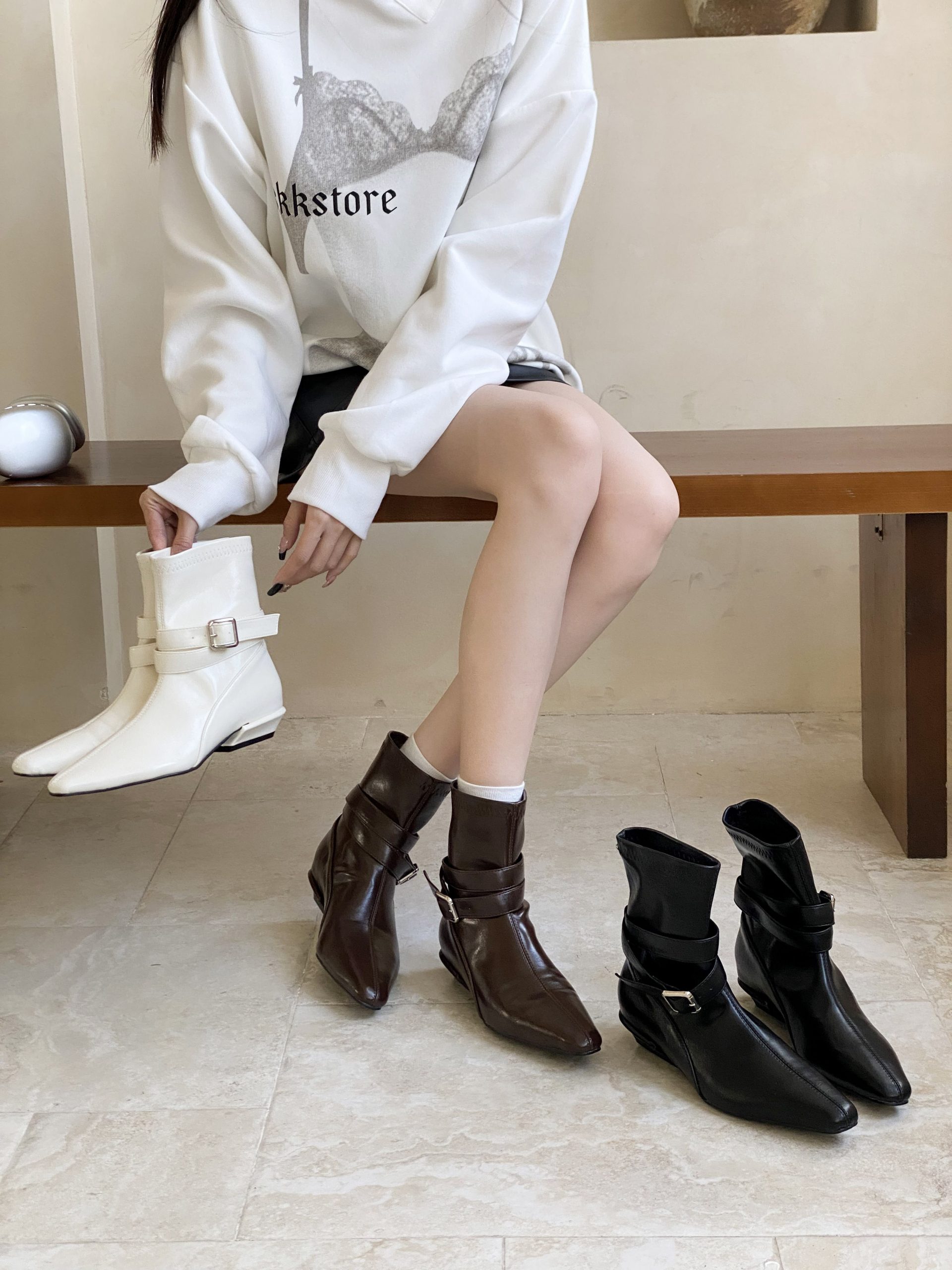 2026 Autumn Winter New Pointed Toe Chunky Heel Low Heel Elegant Slim French Fashion Sexy Women's Short Boots